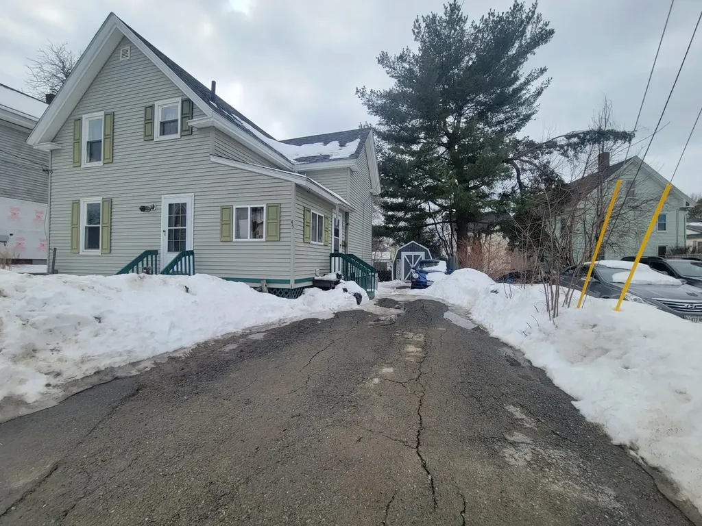 45 Brimmer Street Brewer ME 04412