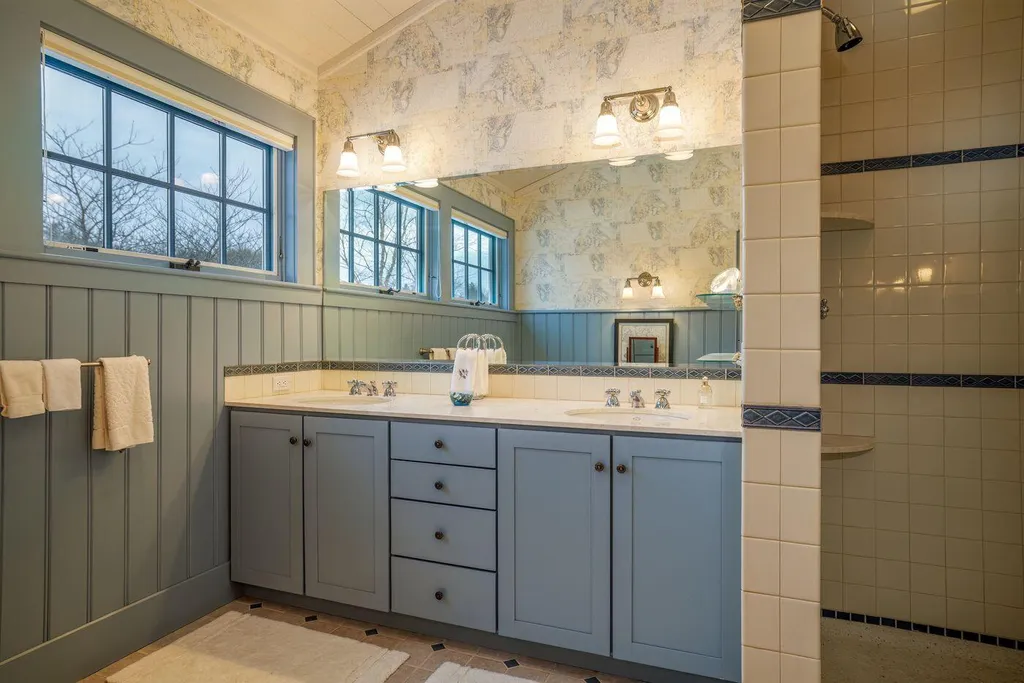 425A Seawall Road Southwest Harbor ME 04679