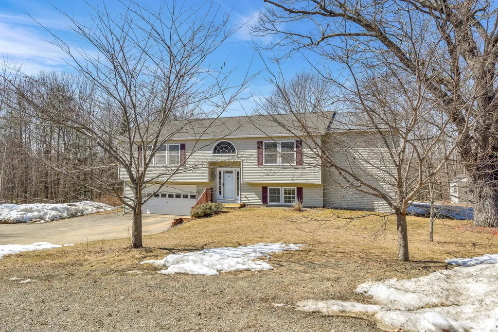 108 Hillcrest Drive Extension Chelsea ME 04330