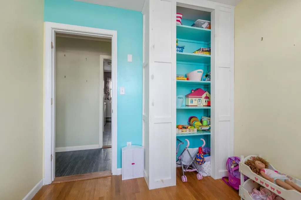 37 Mcarthur Avenue Lewiston ME 04240