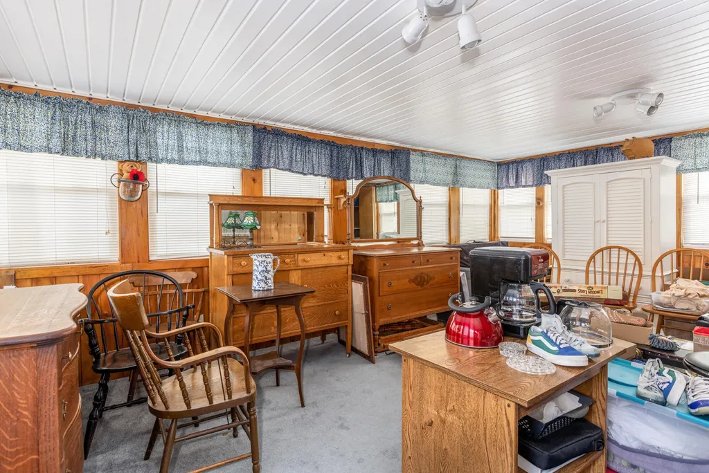 37 Mcarthur Avenue Lewiston ME 04240