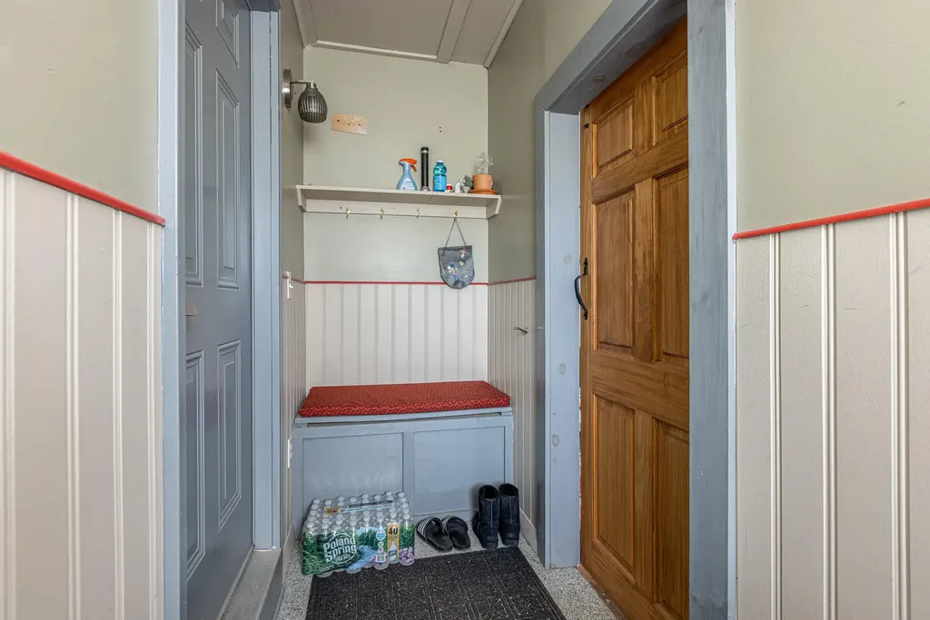 37 Mcarthur Avenue Lewiston ME 04240