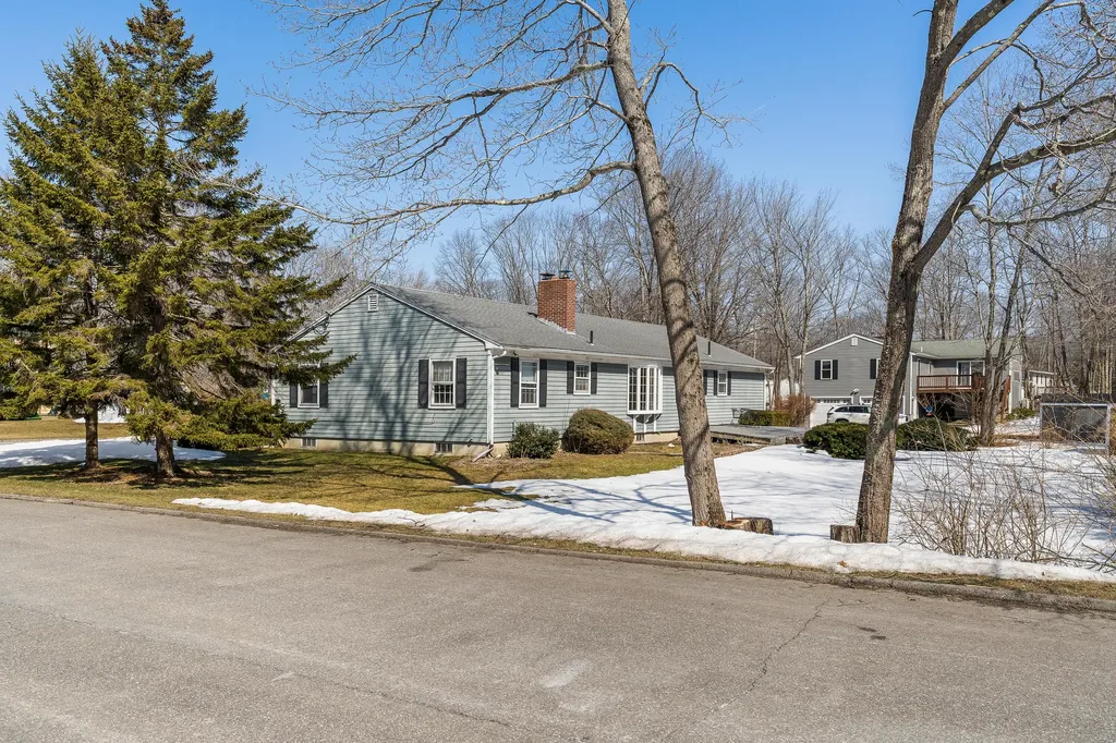 89 Hennessey Avenue Brunswick ME 04011