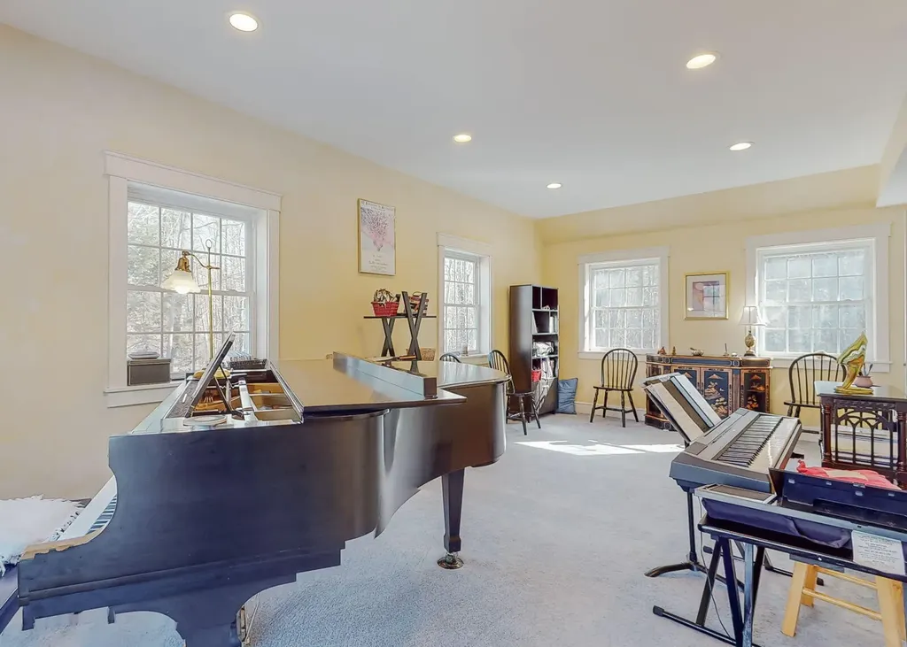 7 Evergreen Drive Arundel ME 04046