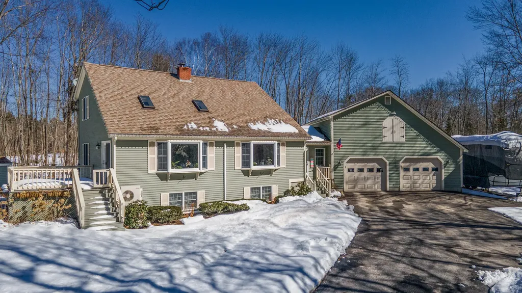 74 Holmes Brook Lane Winthrop ME 04364