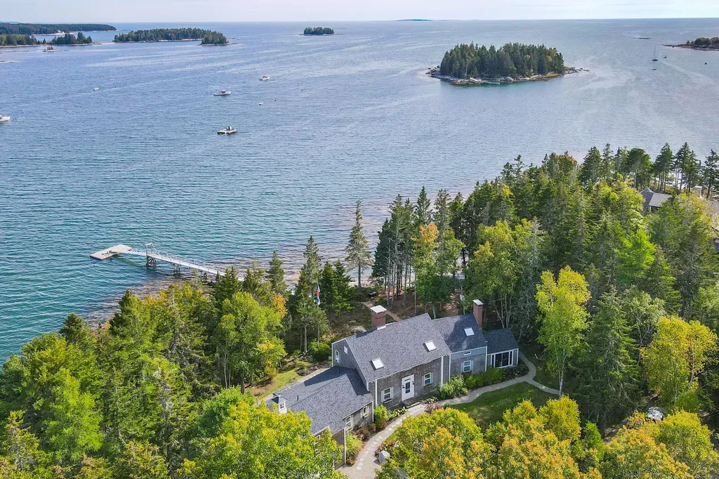 190 Scraggle Point Road Saint George ME 04859