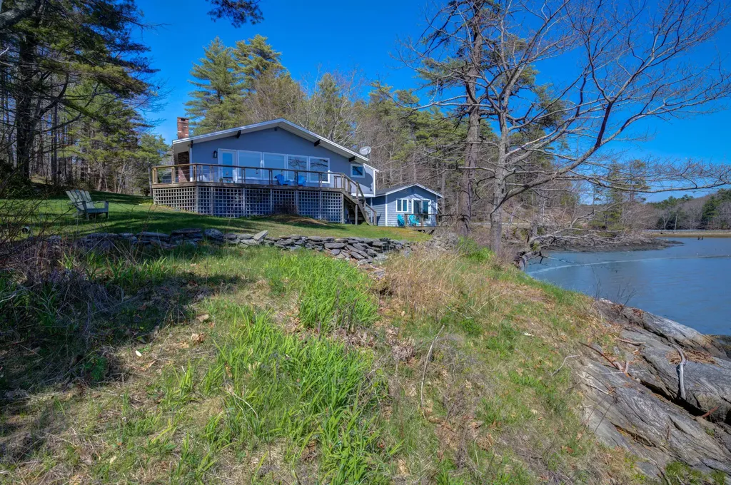 6 Fort Road Edgecomb ME 04556