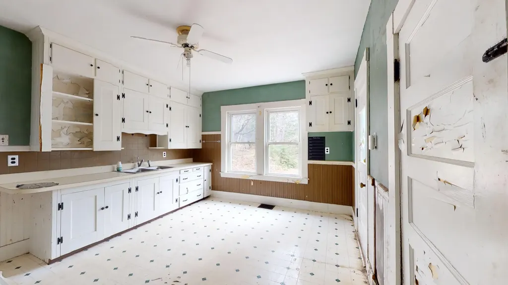 636 Spring Avenue Rumford ME 04276