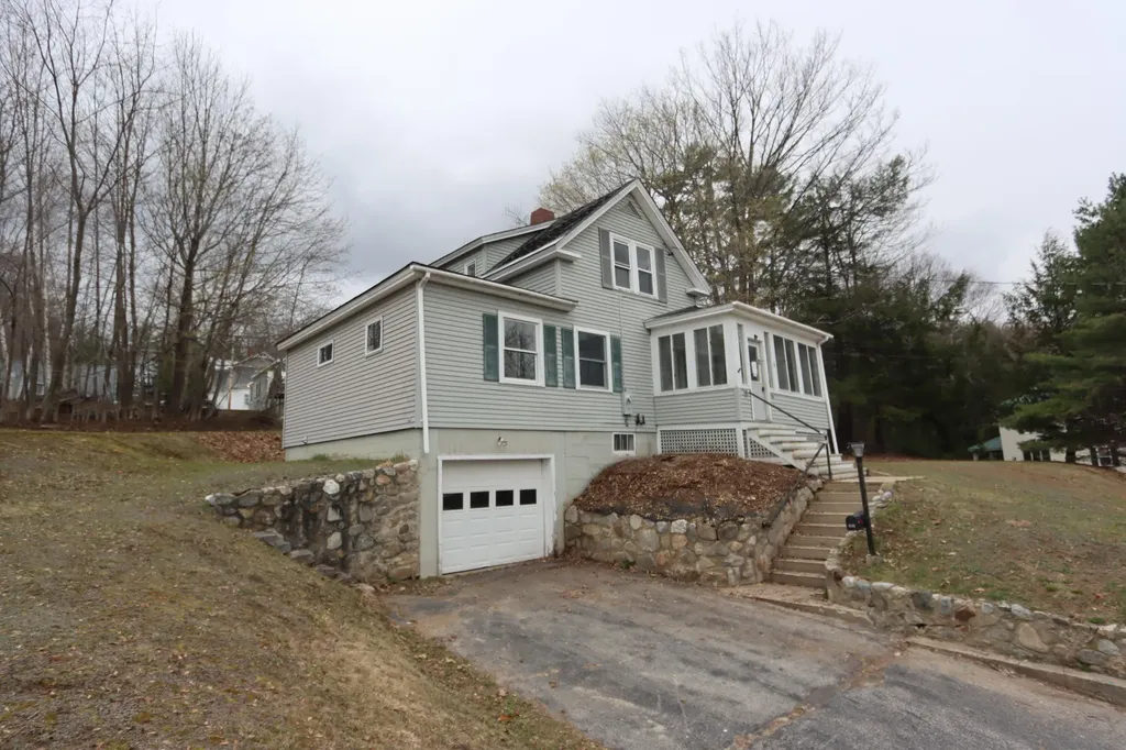 636 Spring Avenue Rumford ME 04276