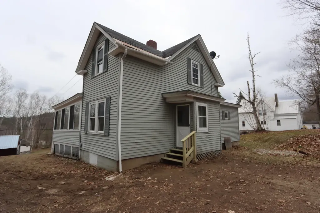 636 Spring Avenue Rumford ME 04276