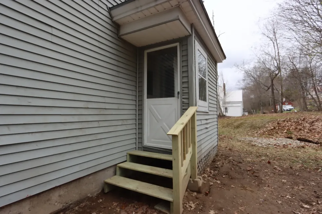 636 Spring Avenue Rumford ME 04276