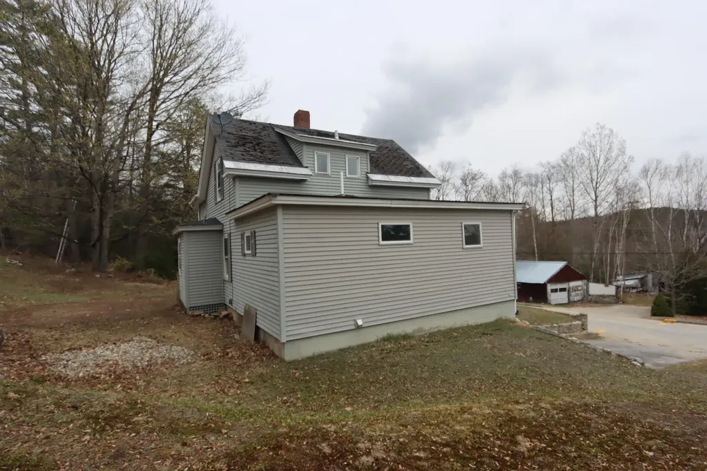636 Spring Avenue Rumford ME 04276