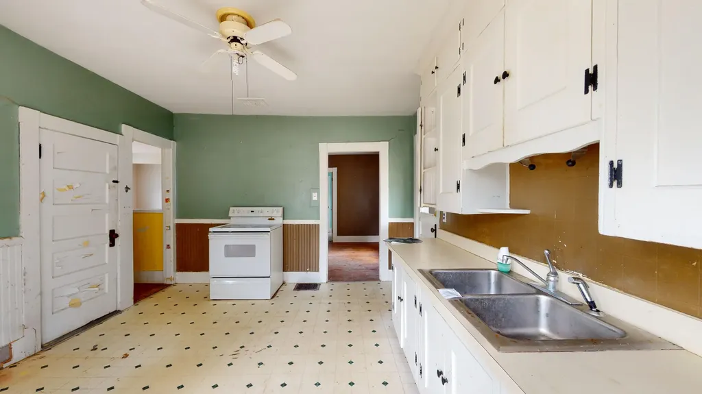 636 Spring Avenue Rumford ME 04276