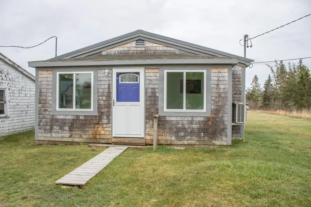 21 Frye Street Harrington ME 04643