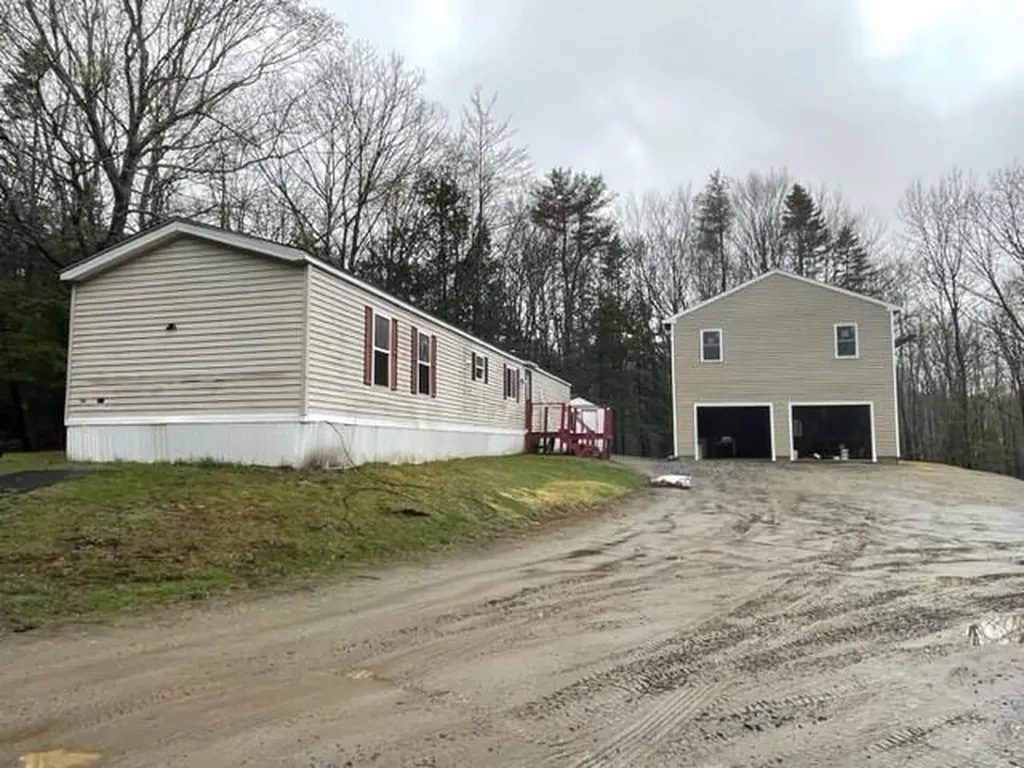 1896 Augusta Road Bowdoin ME 04287