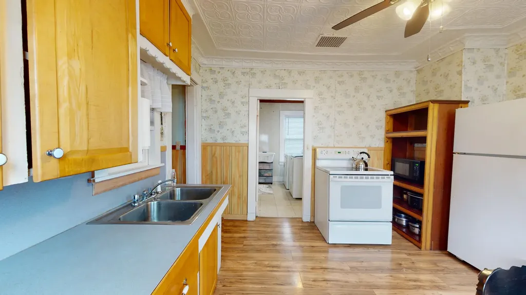18 Grove Street Waterville ME 04901