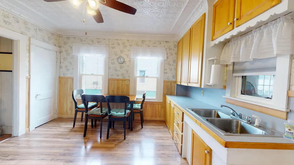 18 Grove Street Waterville ME 04901
