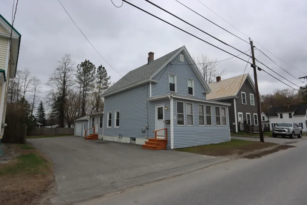18 Grove Street Waterville ME 04901