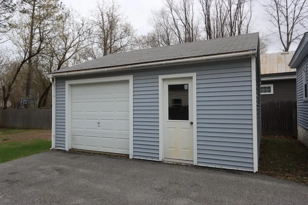 18 Grove Street Waterville ME 04901