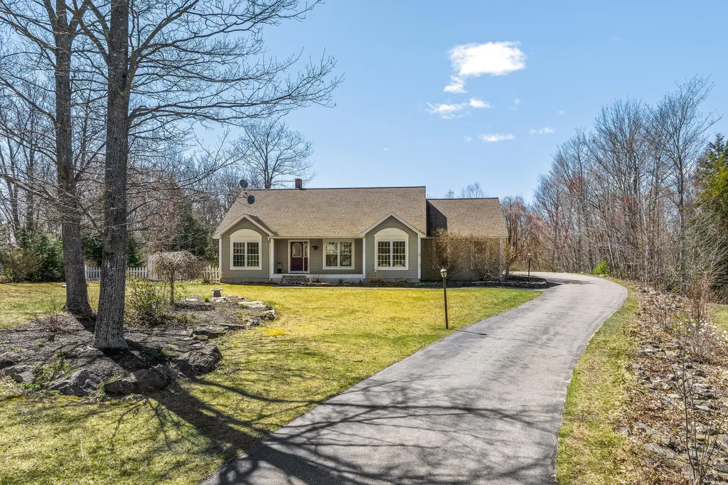 10 Wildwood Landing Sabattus ME 04280
