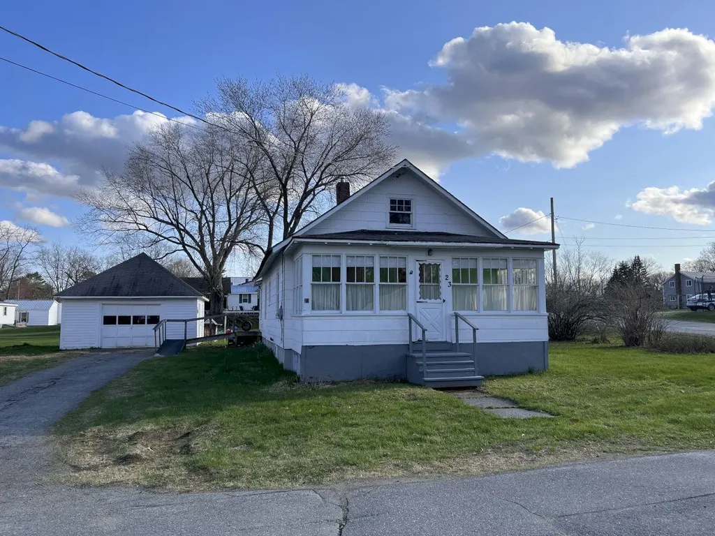 23 Towne Road Madison ME 04950