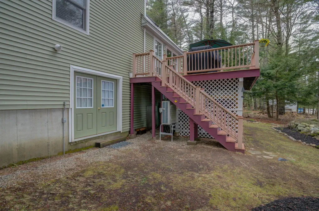101 Point Lane Norway ME 04268