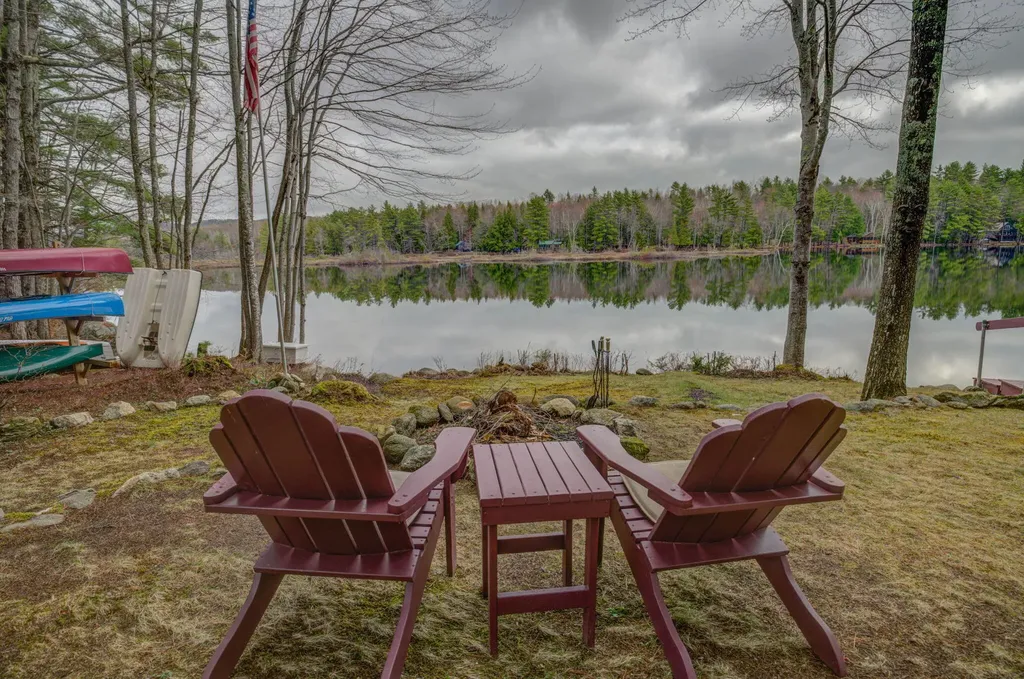 101 Point Lane Norway ME 04268