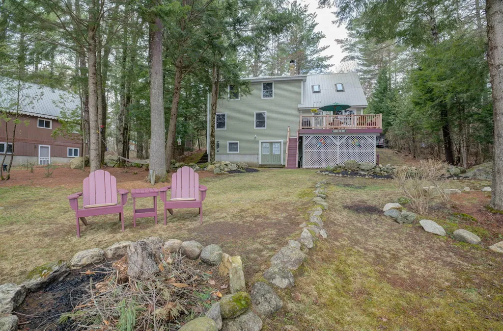 101 Point Lane Norway ME 04268