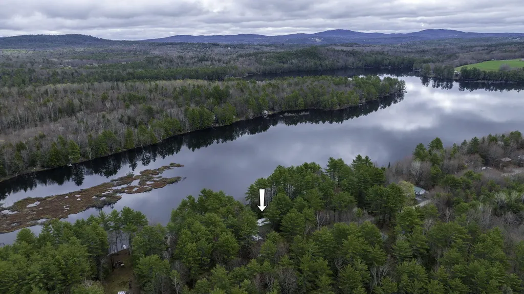 101 Point Lane Norway ME 04268