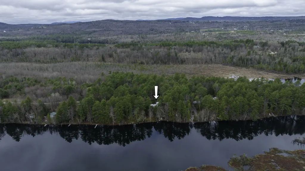 101 Point Lane Norway ME 04268