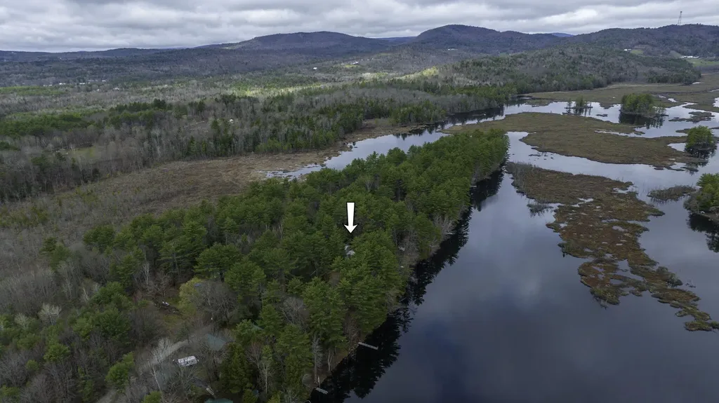 101 Point Lane Norway ME 04268