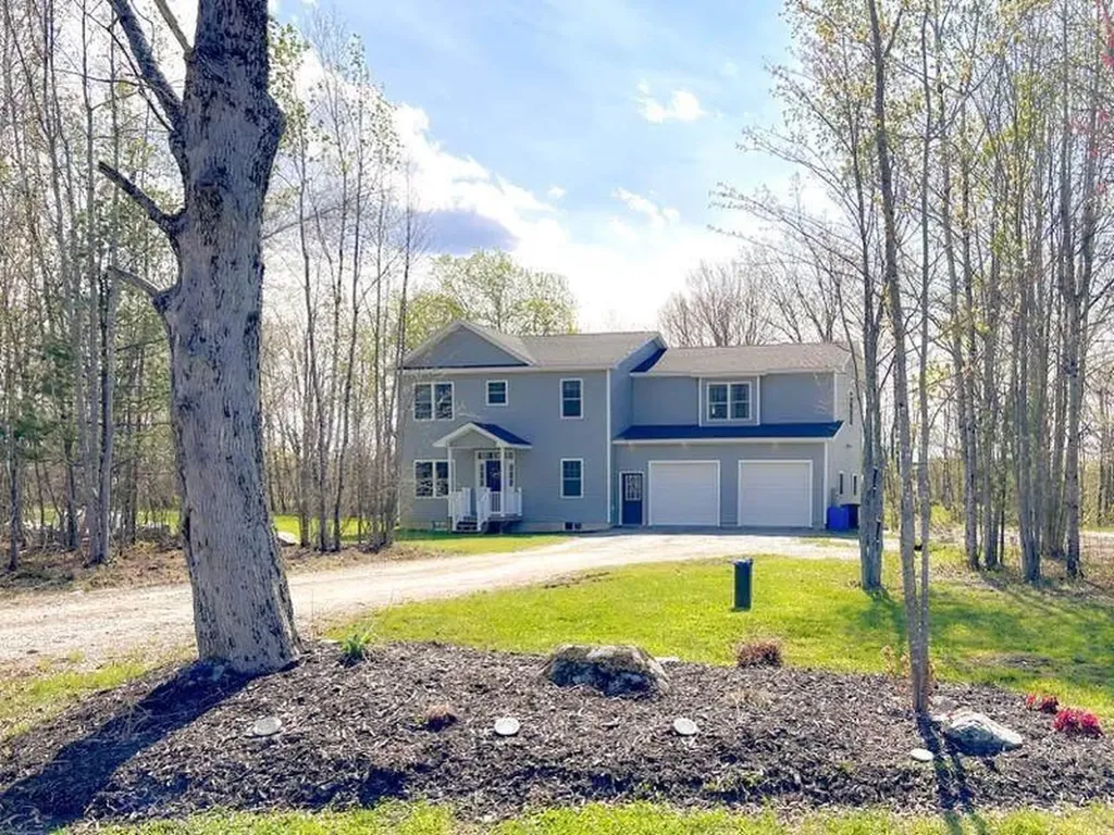 11 Sunrise Drive Newport ME 04953