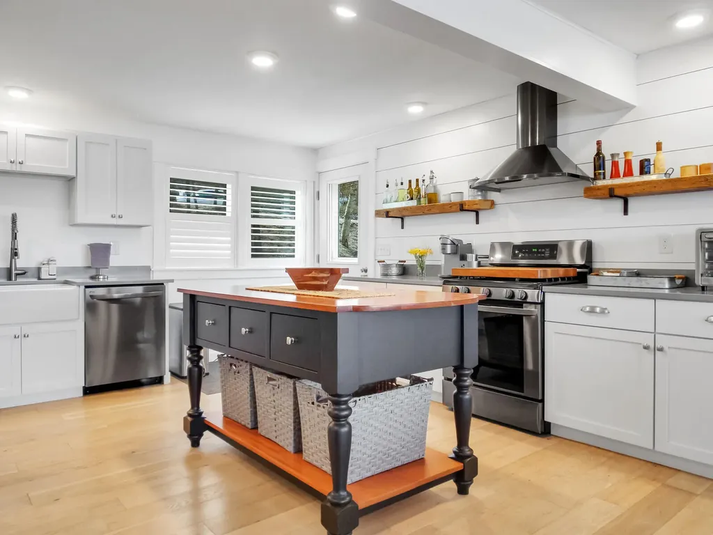 668 Memorial Drive Winthrop ME 04364