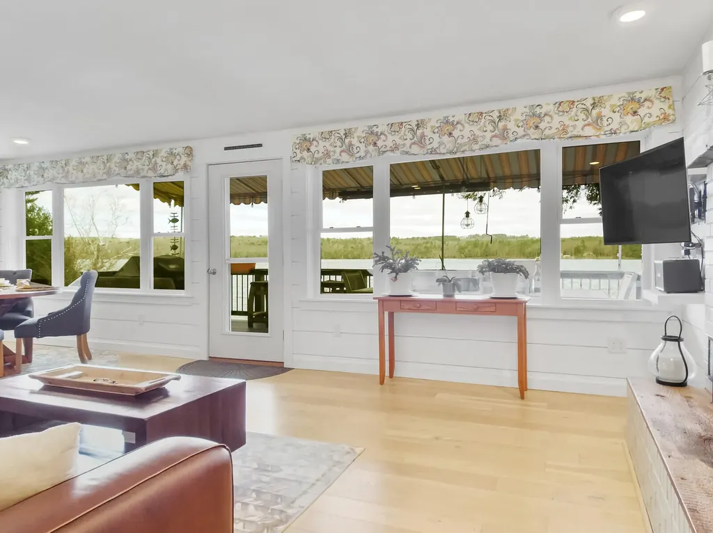 668 Memorial Drive Winthrop ME 04364