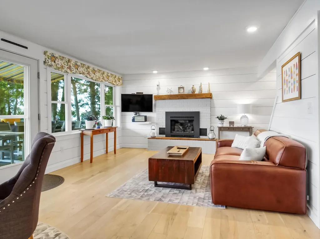 668 Memorial Drive Winthrop ME 04364