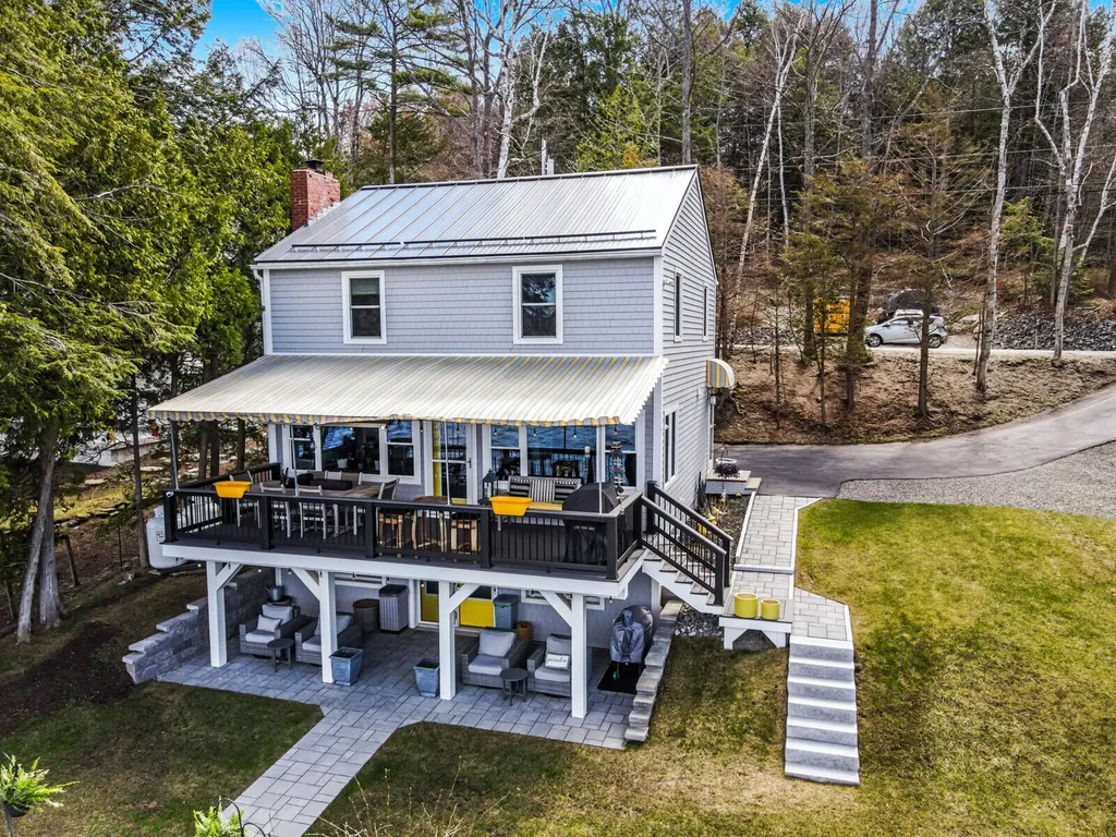 668 Memorial Drive Winthrop ME 04364