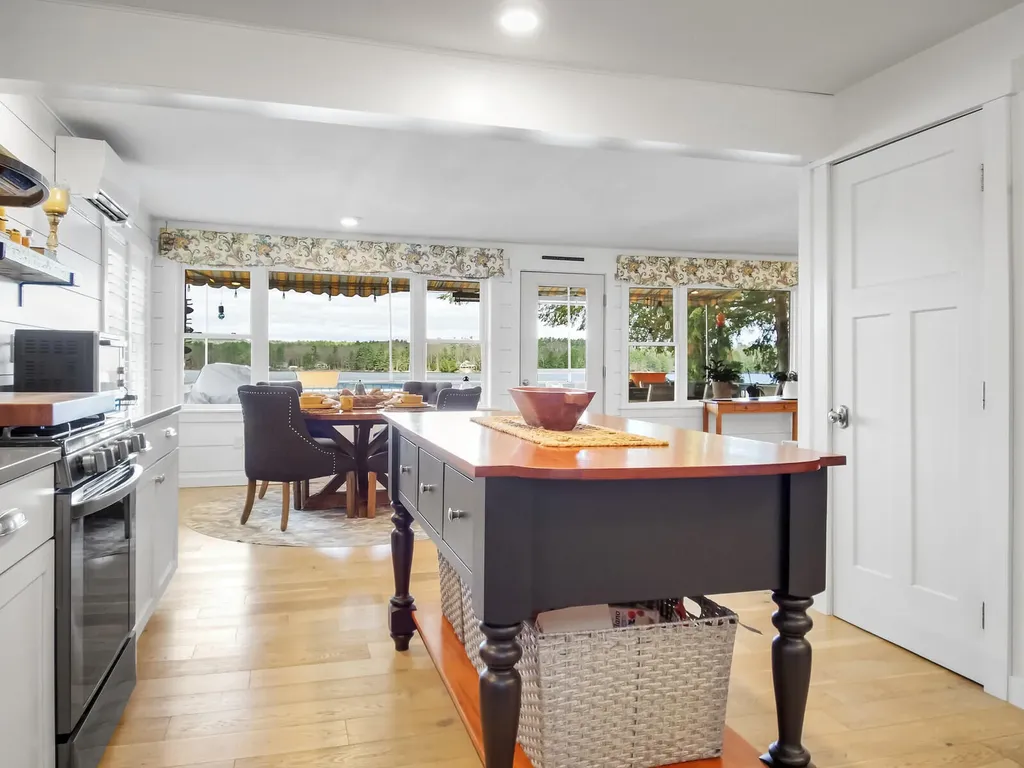 668 Memorial Drive Winthrop ME 04364