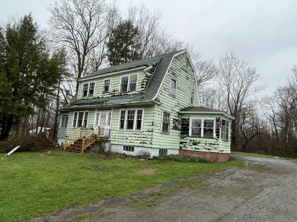 69 North Street Hartland ME 04943