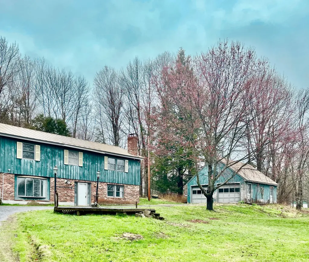 2844 Middle Road Sidney ME 04330