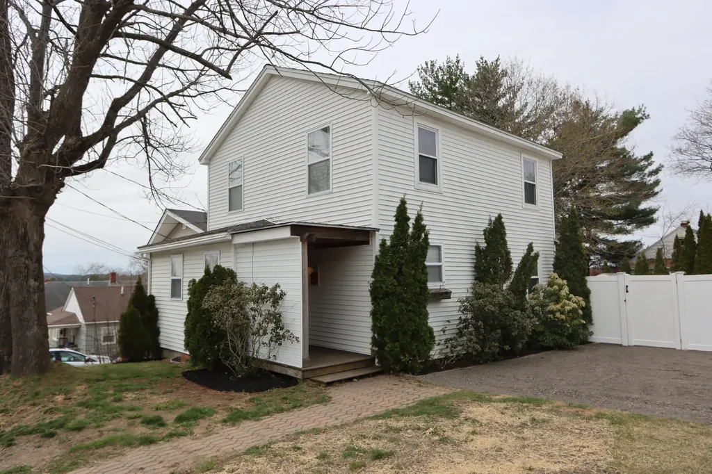 46 Scribner Boulevard Lewiston ME 04240