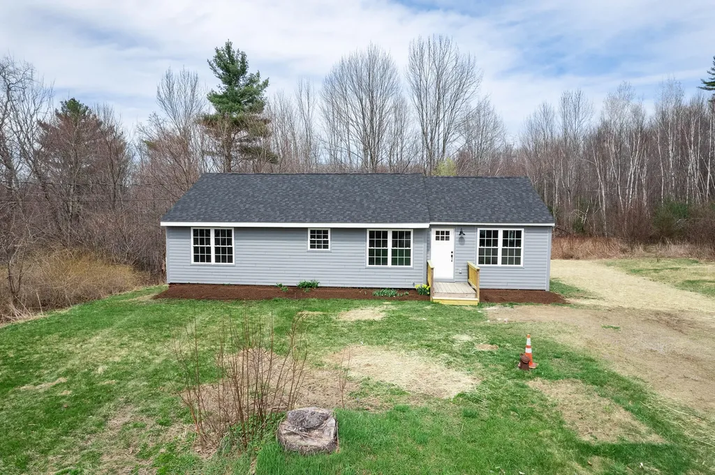 25 Old County Road Winterport ME 04496