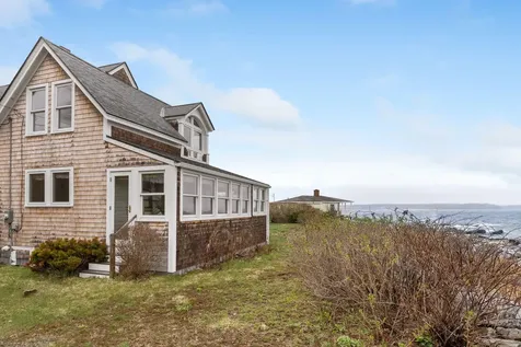 835 Seashore Avenue Portland ME 04108