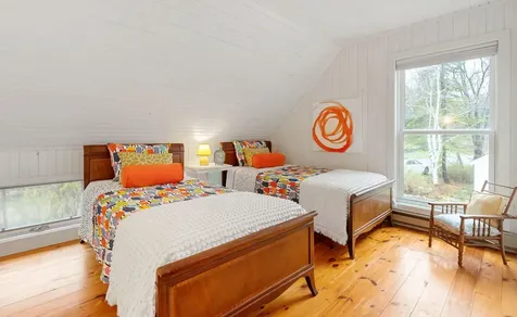 835 Seashore Avenue Portland ME 04108