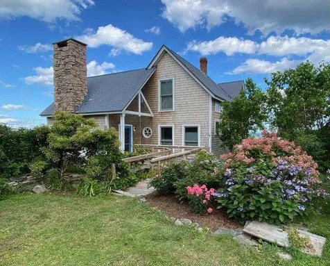835 Seashore Avenue Portland ME 04108