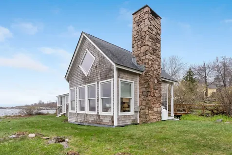 835 Seashore Avenue Portland ME 04108