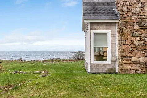 835 Seashore Avenue Portland ME 04108