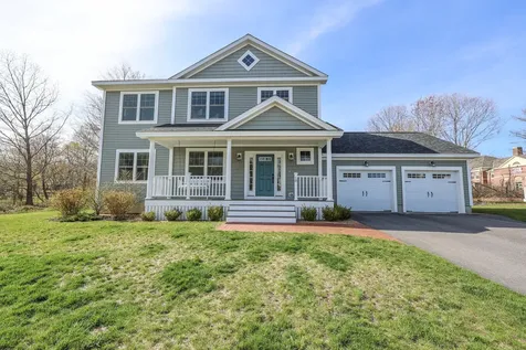 18 School Street Kittery ME 03904