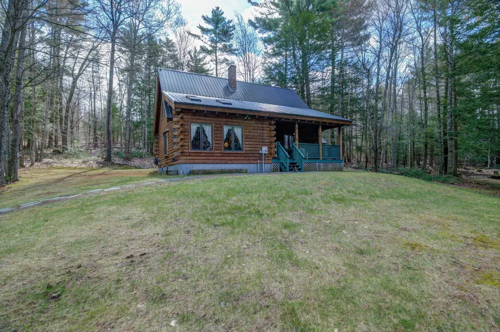 87 Senator Black Road Baldwin ME 04091