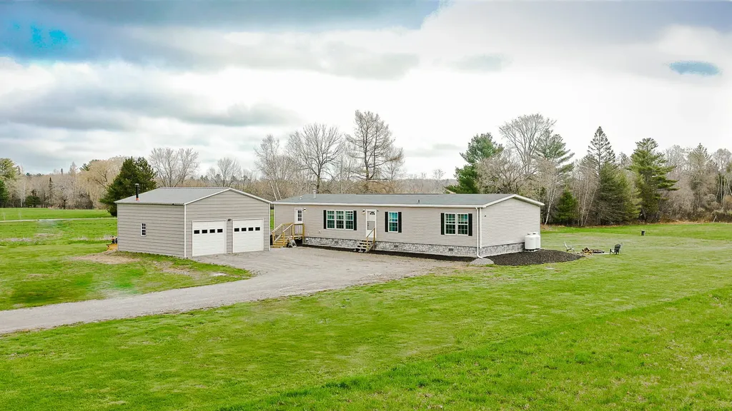 1565 Hill Road Canaan ME 04924