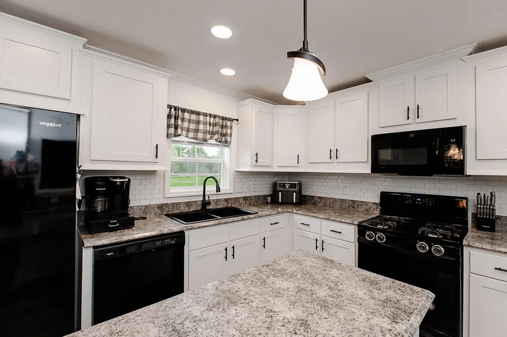 1565 Hill Road Canaan ME 04924